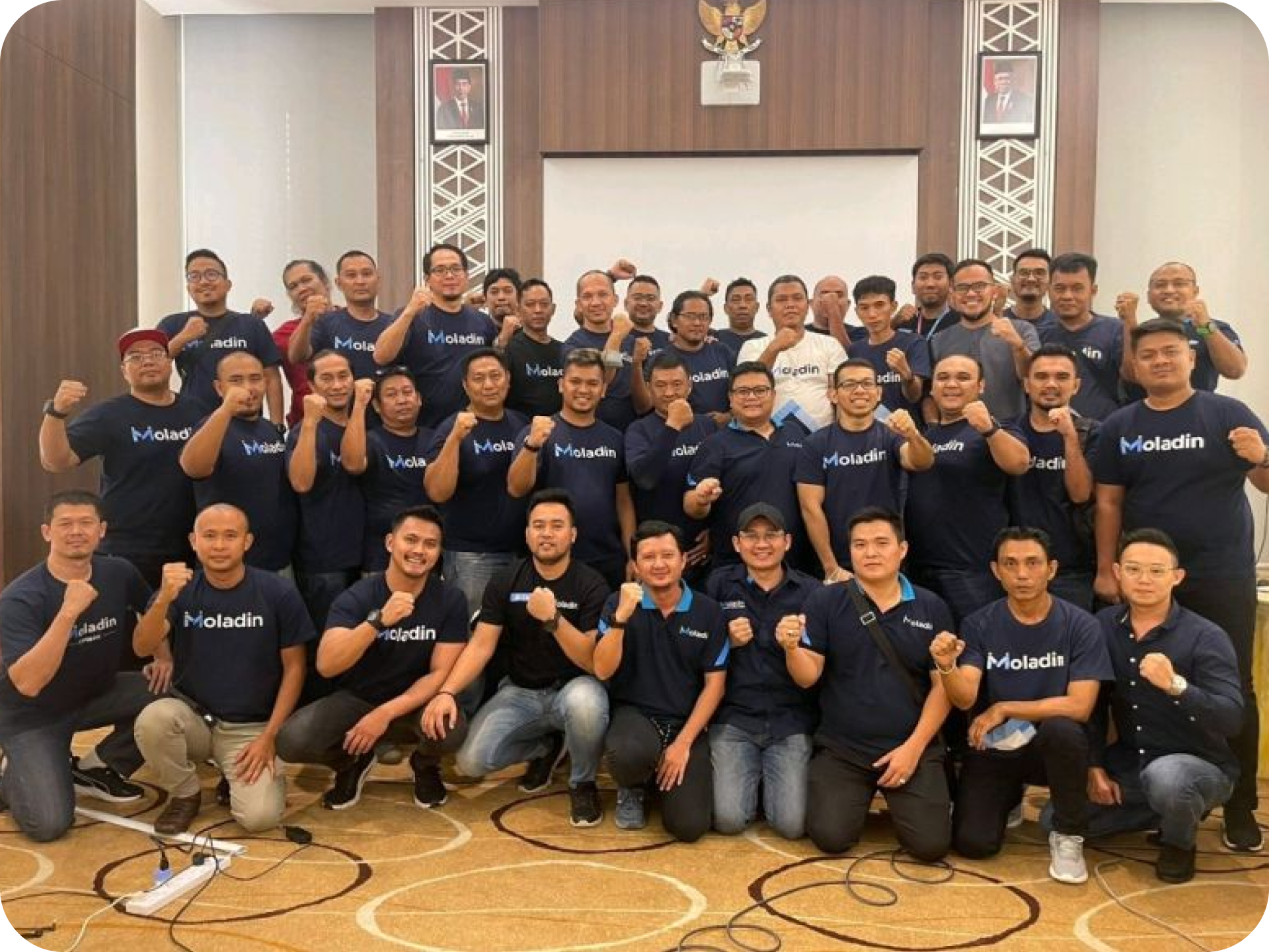 moladin-team-photo-2